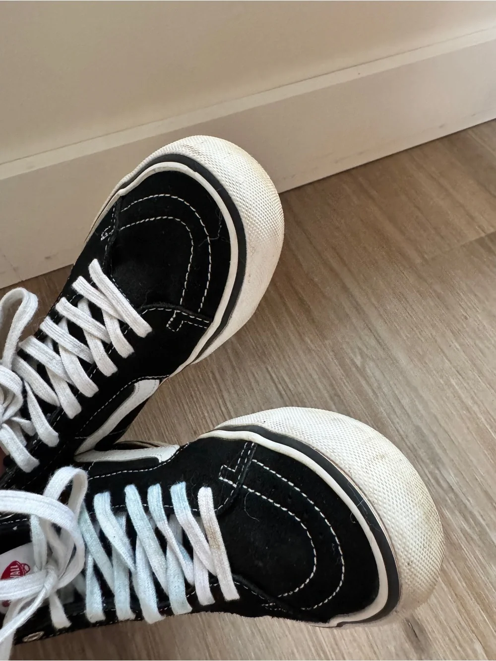 Vans Sk8-Hi Pro Classic Black White High Top Sneakers Men’s 6 Women’s 7.5